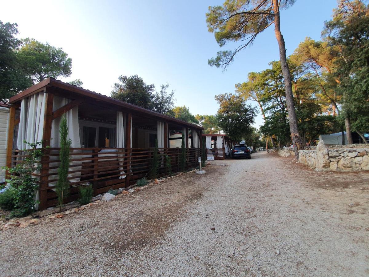 Mobile Home Cube, 3 Bedrooms, Free Parking, Wifi Biograd Na Moru Exterior photo