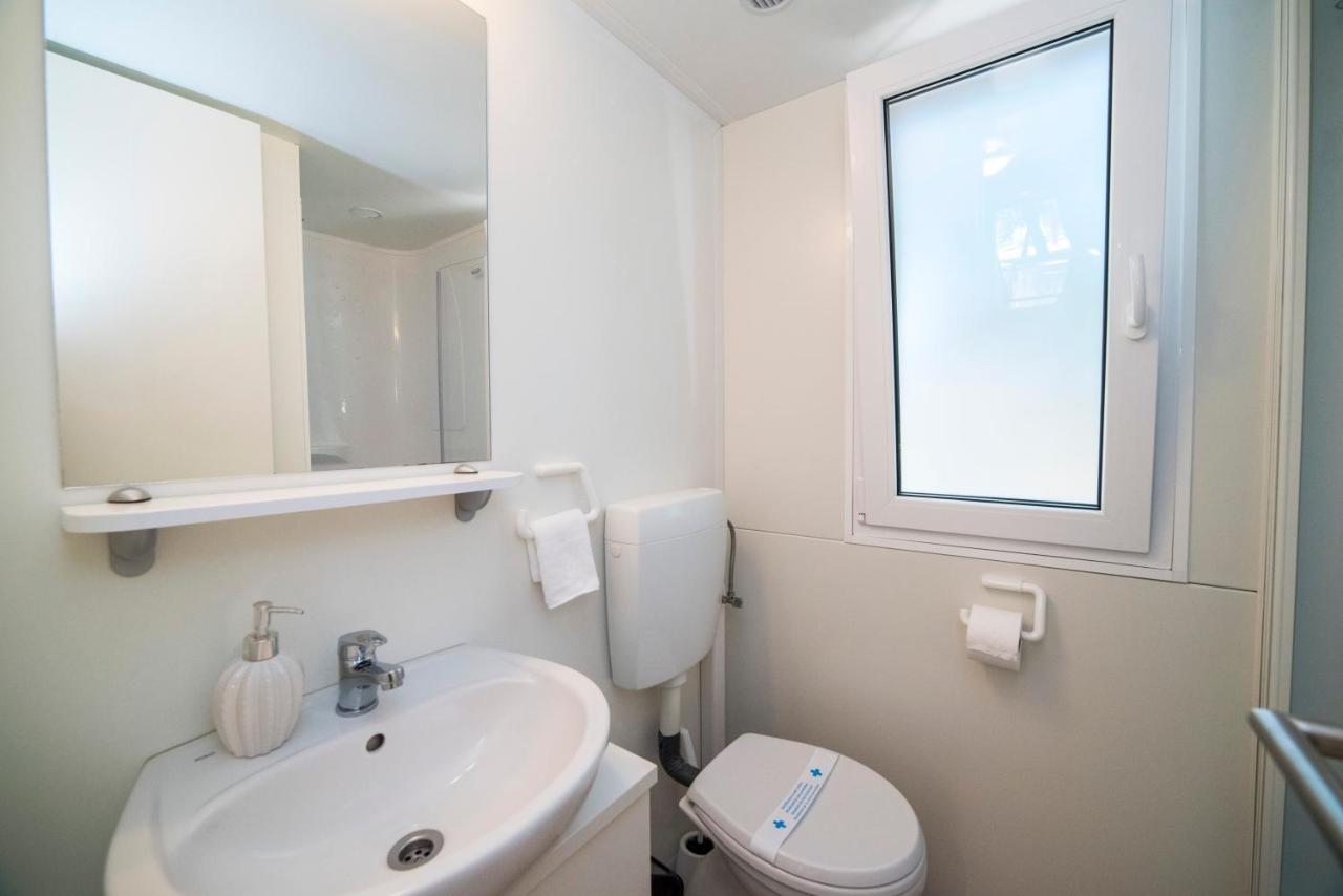 Mobile Home Cube, 3 Bedrooms, Free Parking, Wifi Biograd Na Moru Exterior photo