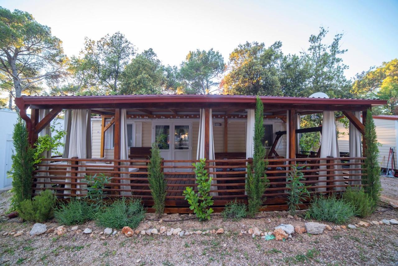 Mobile Home Cube, 3 Bedrooms, Free Parking, Wifi Biograd Na Moru Exterior photo