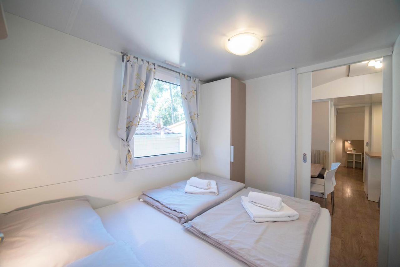Mobile Home Cube, 3 Bedrooms, Free Parking, Wifi Biograd Na Moru Exterior photo